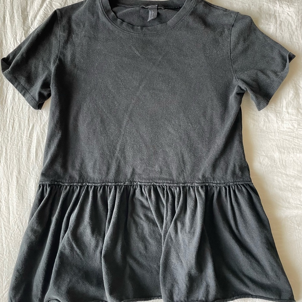 NWOT Black/ charcoal colored ruffled peplum Forever 21 top